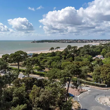 Maisonnette De A 200m De La Avec Terrasse A - Fr-1-550-84
